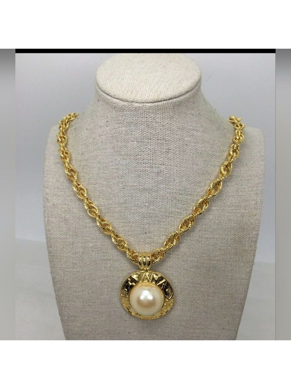 Vintage Ivana Trump Goldtone Faux Pearl Pendant Chain Necklace NWOT NOS NIB